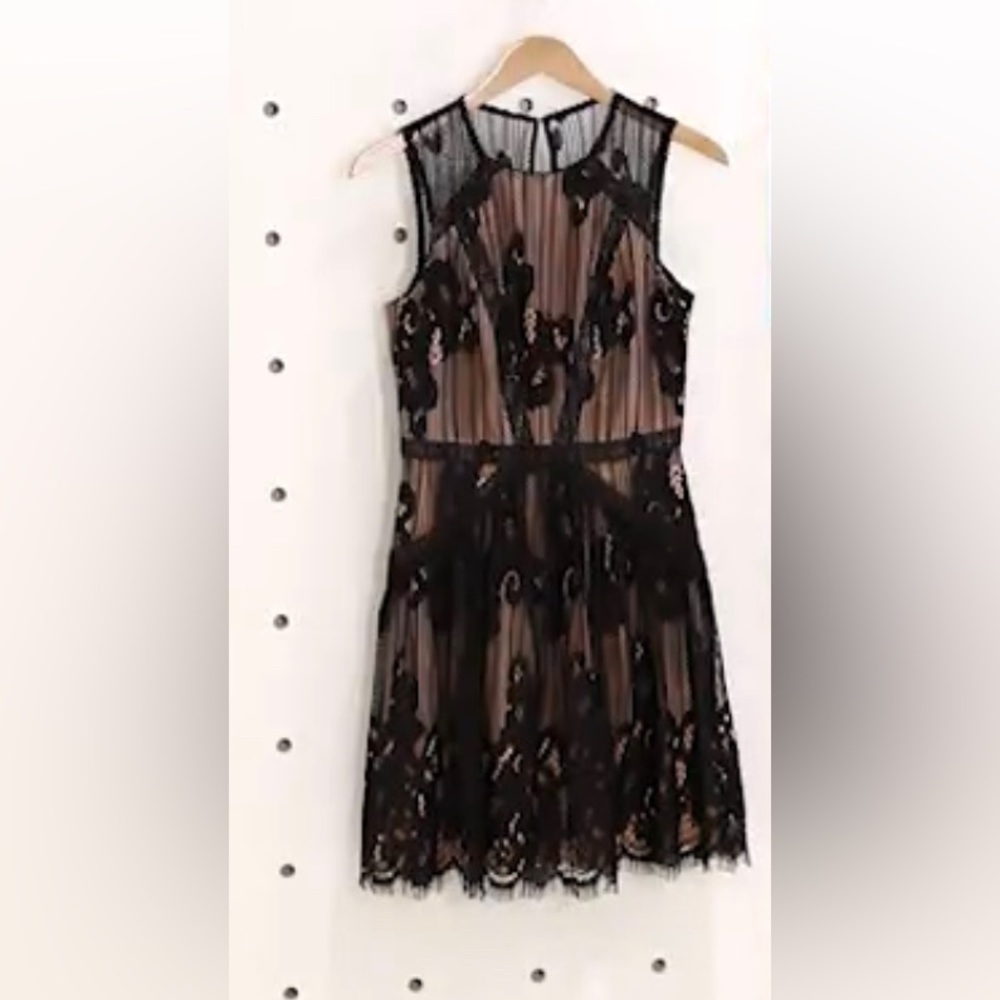 Adelyn Rae NWT Woven Lace and Flare Dress. Size Small. Black with Nude lining.